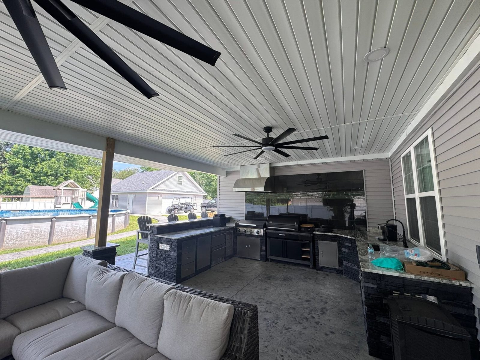 Outdoor Kitchen